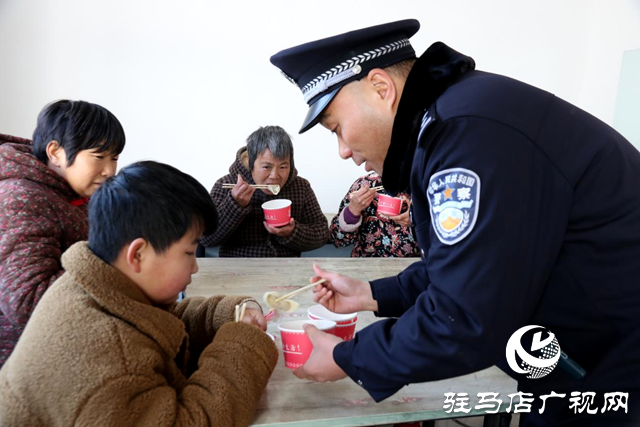 新蔡縣公安局：警民心連心 關(guān)愛(ài)傳真情