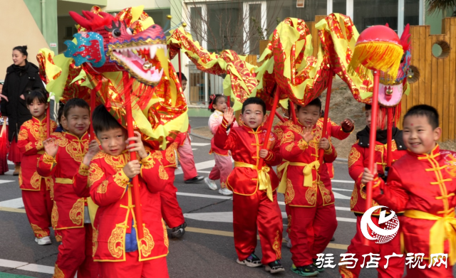 駐馬店市第二實(shí)驗(yàn)幼兒園：“傳統(tǒng)貫古今 文化潤童心”迎新年元旦活動