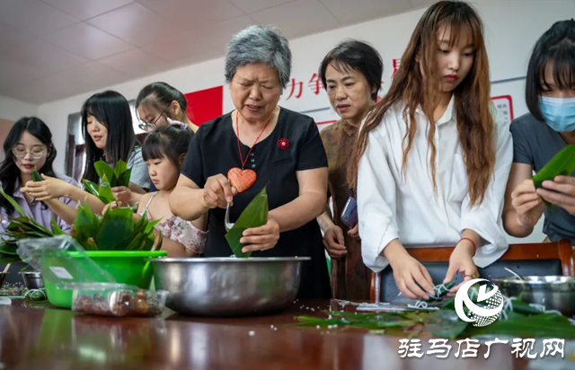 包粽子 縫香包 傳統(tǒng)民俗迎端午