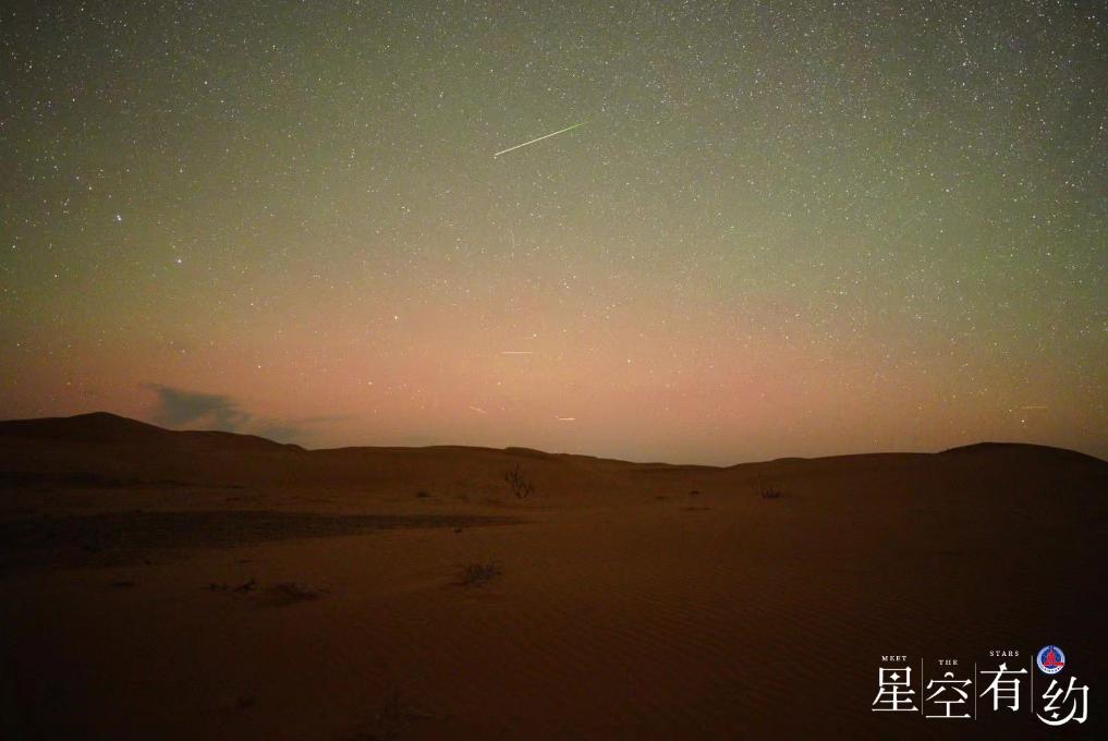 美翻了！當(dāng)極光“邂逅”流星雨