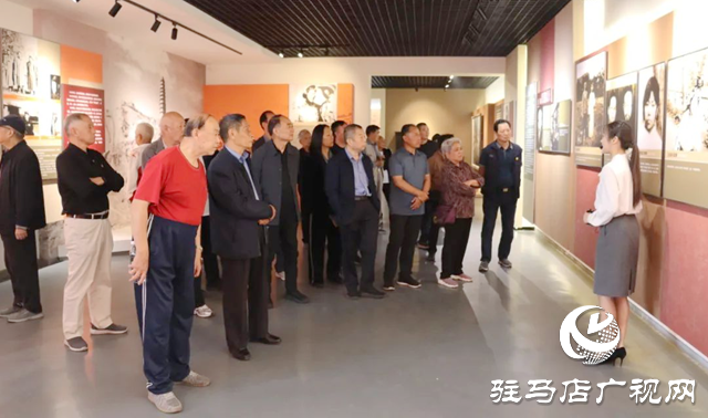 駐馬店市人民檢察院開展“重陽(yáng)感黨恩 銀發(fā)憶初心”主題黨日活動(dòng)