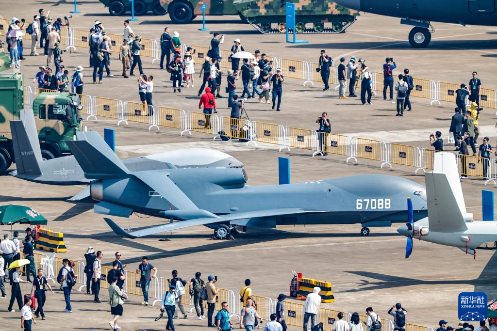 空軍36型武器裝備在中國航展成體系亮相 展現(xiàn)人民空軍轉(zhuǎn)型跨越新成就