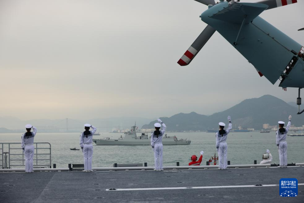 海軍艦艇編隊(duì)圓滿(mǎn)完成訪(fǎng)問(wèn)香港活動(dòng)返航