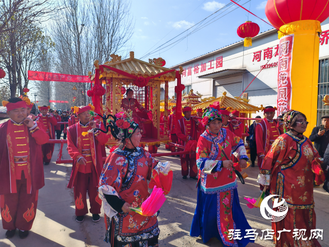 平輿縣十字路鄉(xiāng)開展傳統(tǒng)花轎文化藝術(shù)展演展示活動