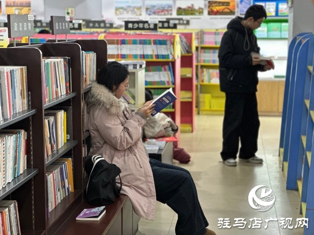 駐馬店：大人忙年貨  孩子讀書(shū)熱