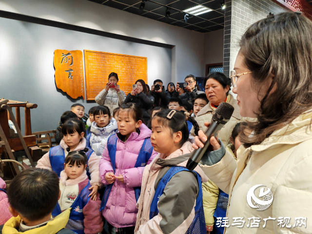 平輿縣開展“我們的節(jié)日·歡樂中國年”非遺體驗(yàn)活動