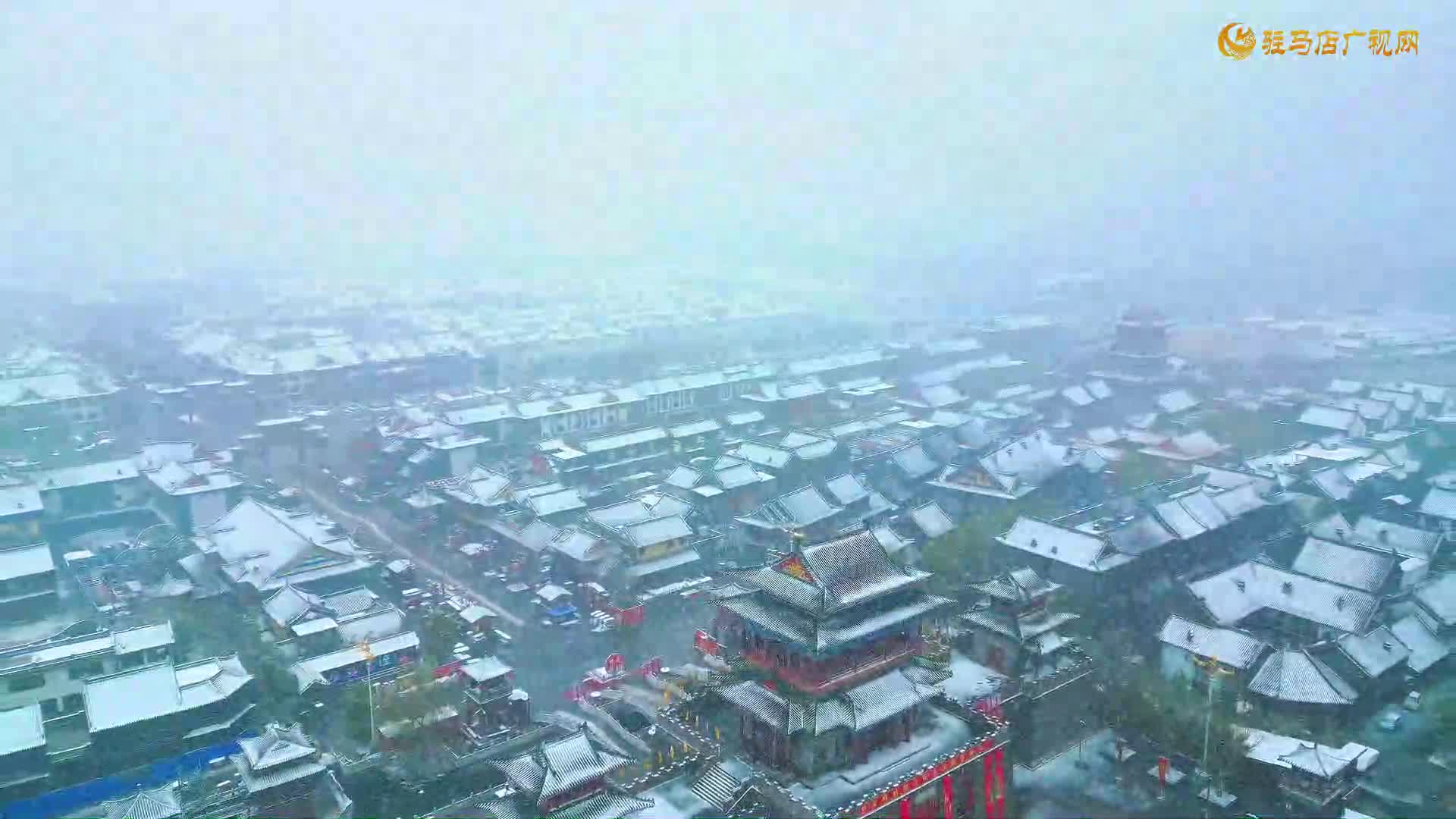 三月桃花雪“邂逅”皇家驛站 銀裝素裹繪就春日仙境