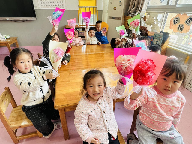 駐馬店市實驗幼兒園開展感恩主題教育活動