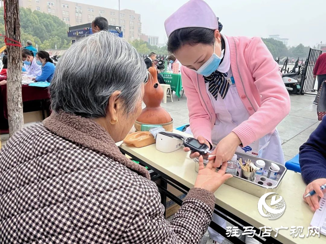 駐馬店市中醫(yī)院開展“世界腎臟日”義診活動